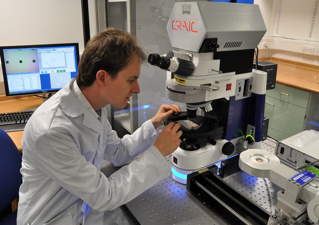 Microspectrophotometer